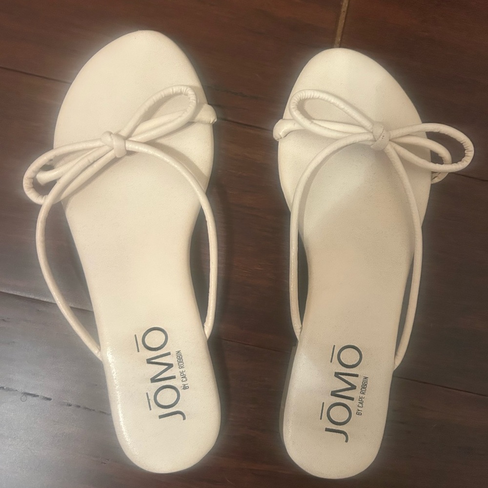 Cape Robbin White Sandals Classic Design